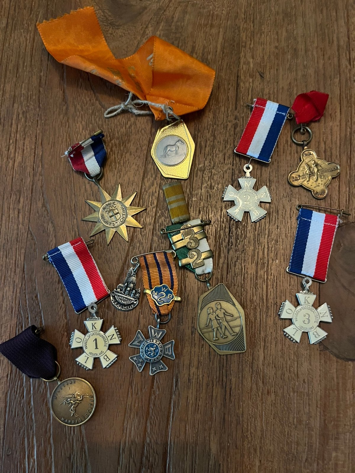 MEDAILLES / PENNINGEN / RODE KRUIS 🥇, Postzegels en Munten, Ophalen, Overige materialen