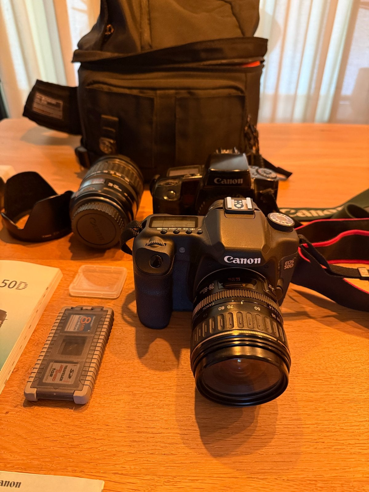 Canon EOS 50D en EOS 300 met accessoires, Ingebouwde flitser, Gebruikt, Spiegelreflex, Canon