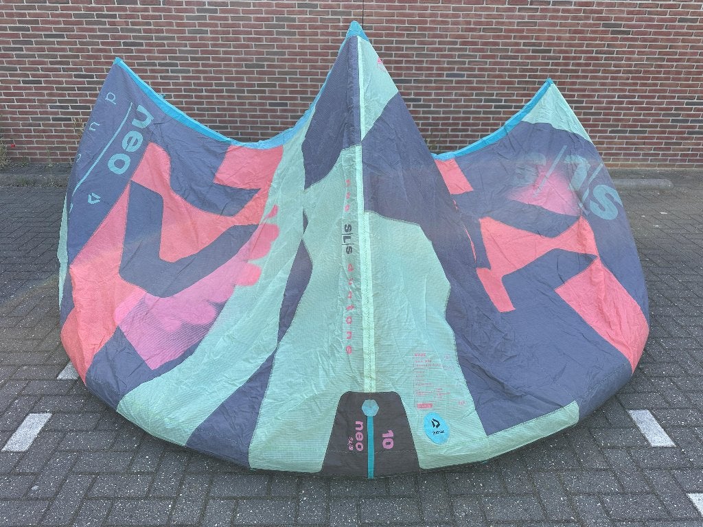 Duotone NEO SLS 2023 10m, Watersport en Boten, Kitesurfen, Gebruikt, 10 m², Geen board, Ophalen of Verzenden