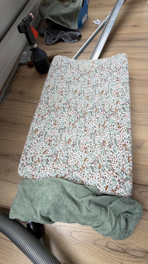 Aankleedkussen met Jolein hoes en matras ikea, Ophalen, Jongetje of Meisje, Wit, Zo goed als nieuw