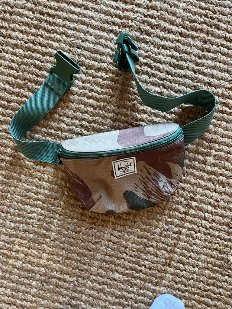 Herschel fanny pack camo, Ophalen of Verzenden, Zo goed als nieuw
