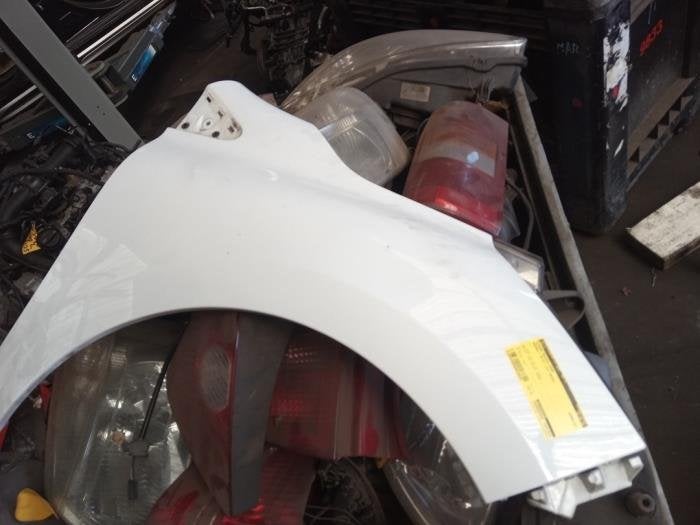Scherm rechts-voor van een Renault Clio (OV369), Gebruikt, -, Renault, -