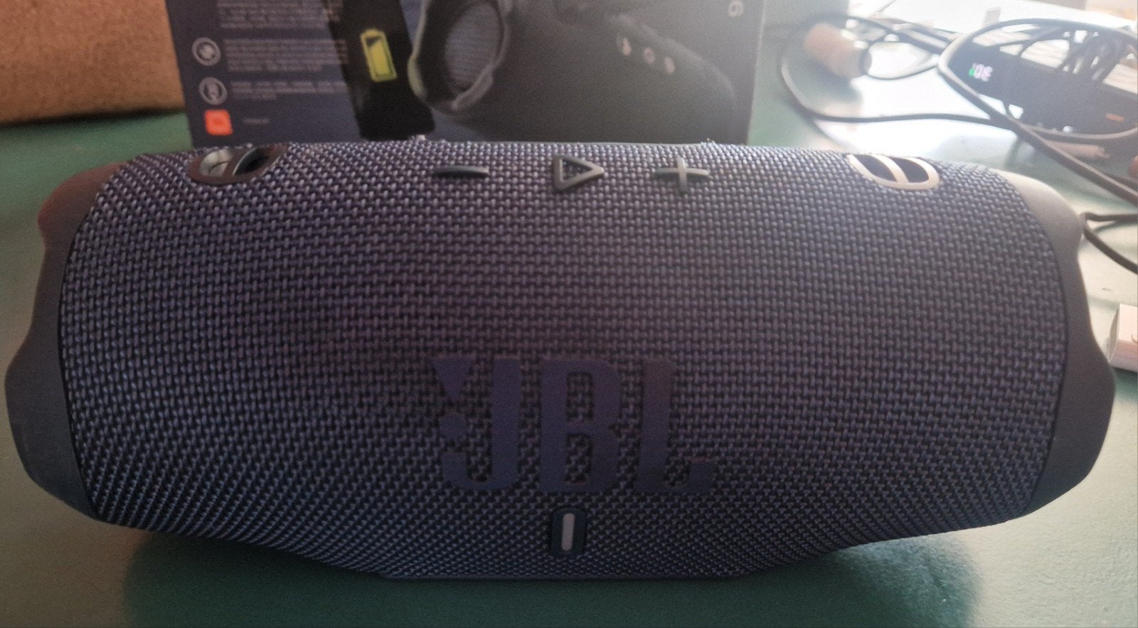 JBL Charge 6, JBL, Overige typen, Ophalen of Verzenden, Zo goed als nieuw