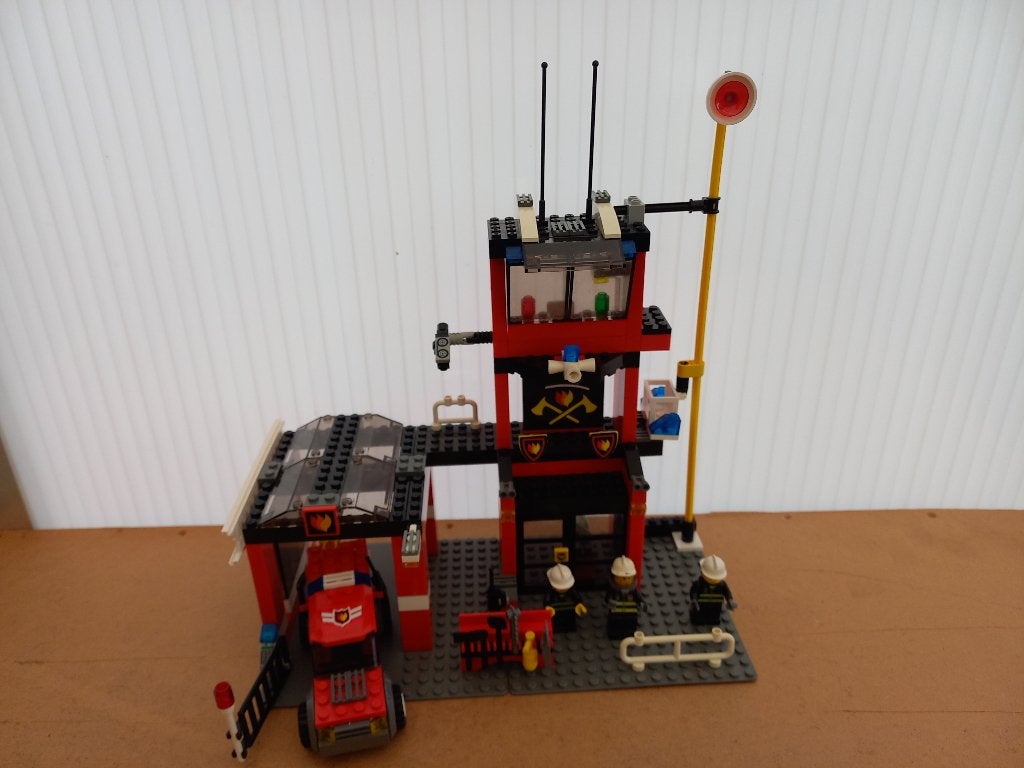 62. Lego Brandweerkazerne  1 met extra voertuigen, Lego, Ophalen of Verzenden, Compleet, Complete set