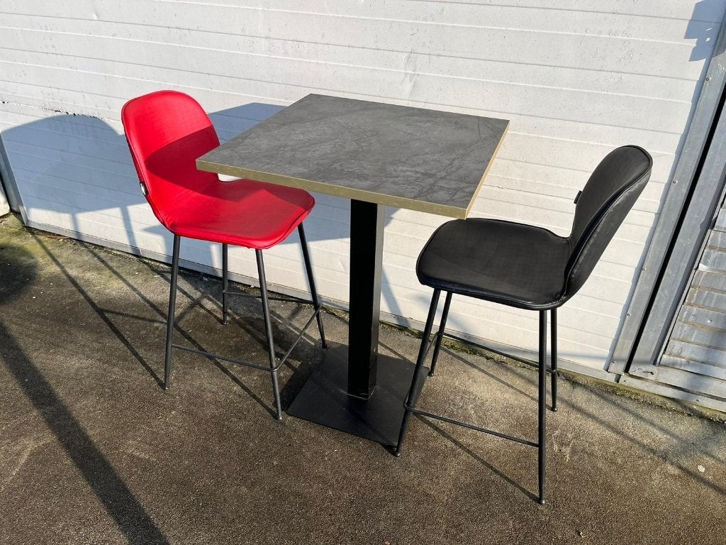 4 stuks halfhoge horeca barkrukken met tafels marmerlook, Ophalen