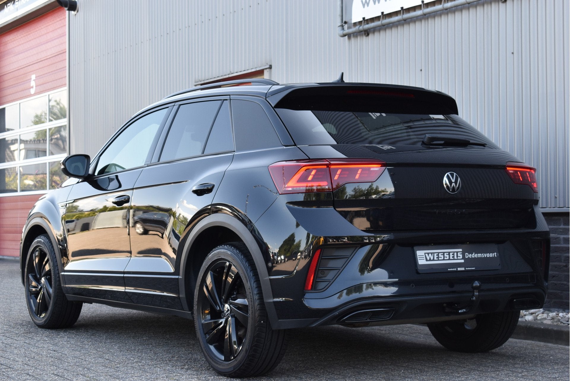 Volkswagen T-Roc 1.5 TSI R-Line Black Style LED grill, Adapt, 1258 kg, 4 cilinders, 150 pk, Zwart