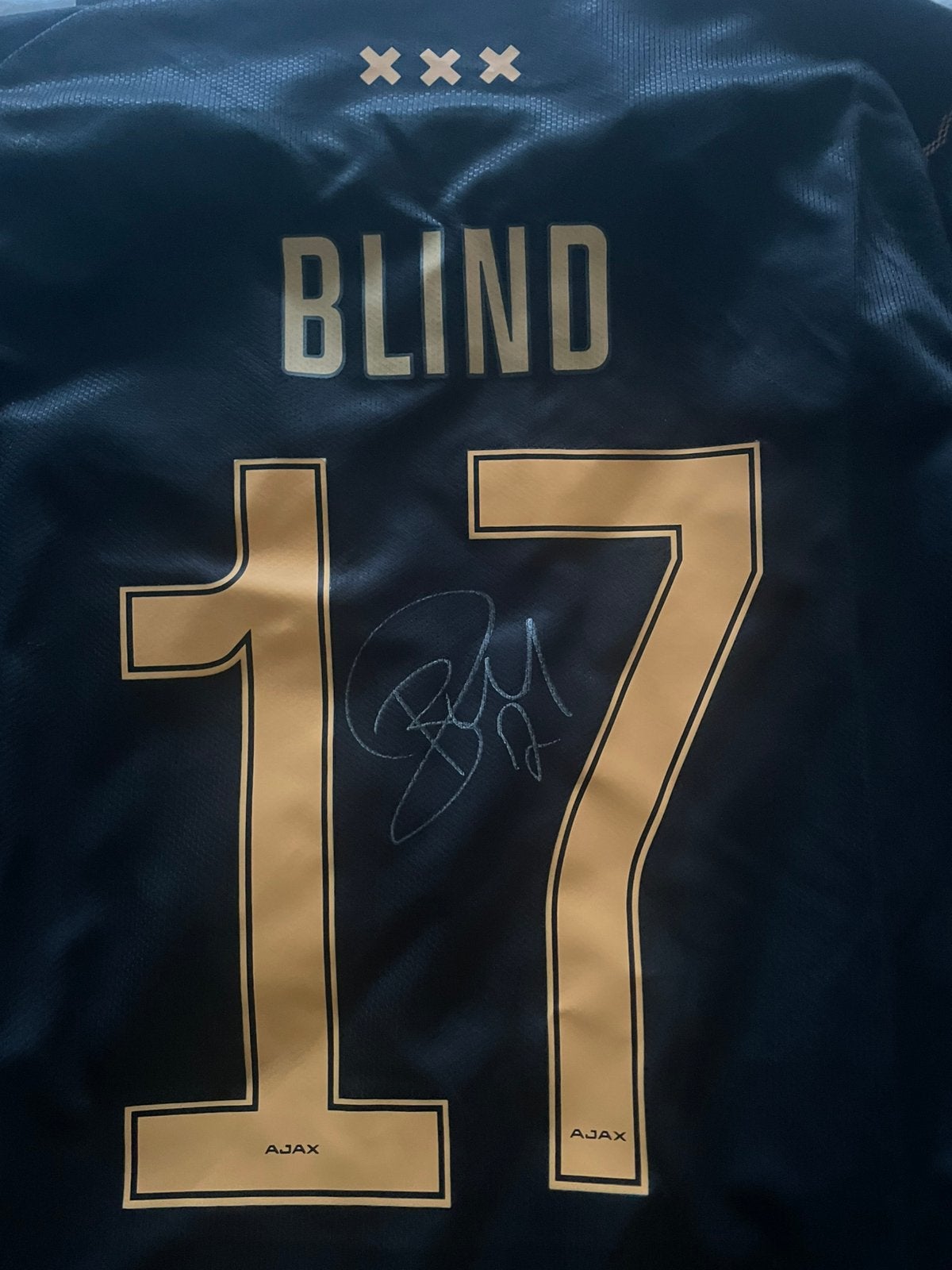 Ajax voetbal shirt gesigneerd door Blind, Ophalen of Verzenden, Zo goed als nieuw, Regenjas