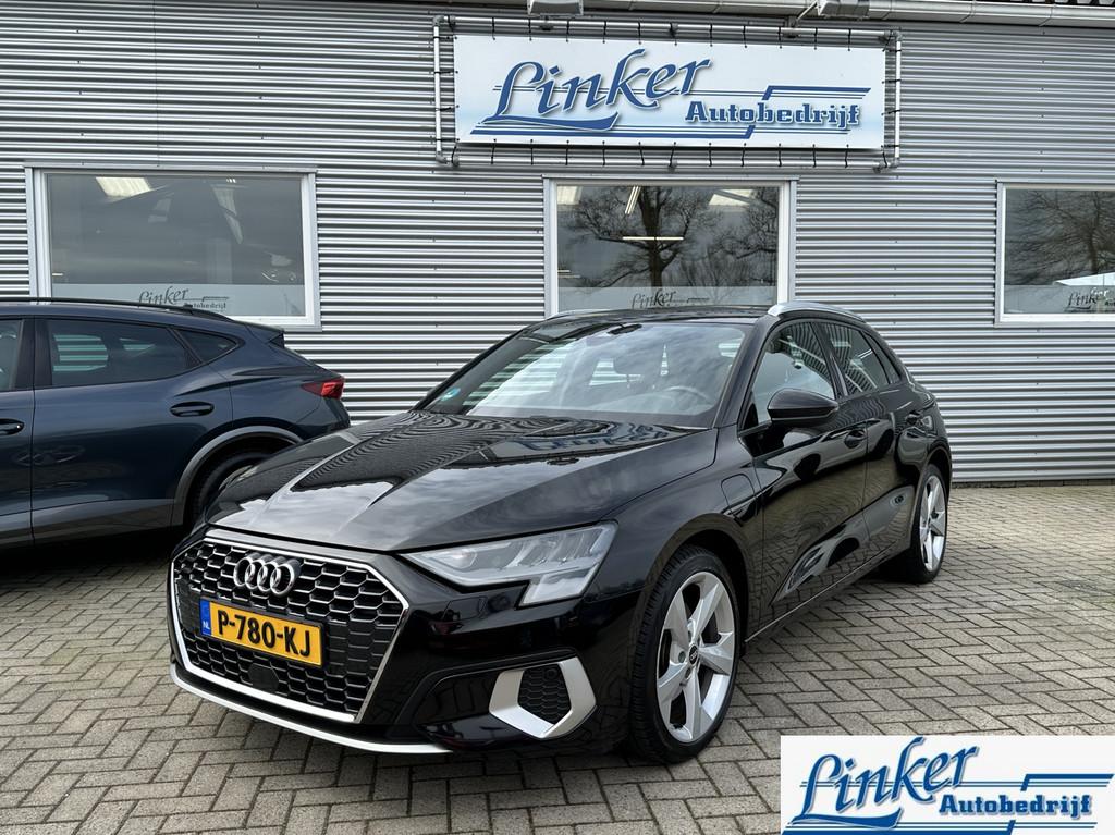 Audi A3 Sportback 40 TFSI e Edition - CAMERA TREKH STOELVERW, Auto's, Audi, Stof, Gebruikt, 4 cilinders, Zwart