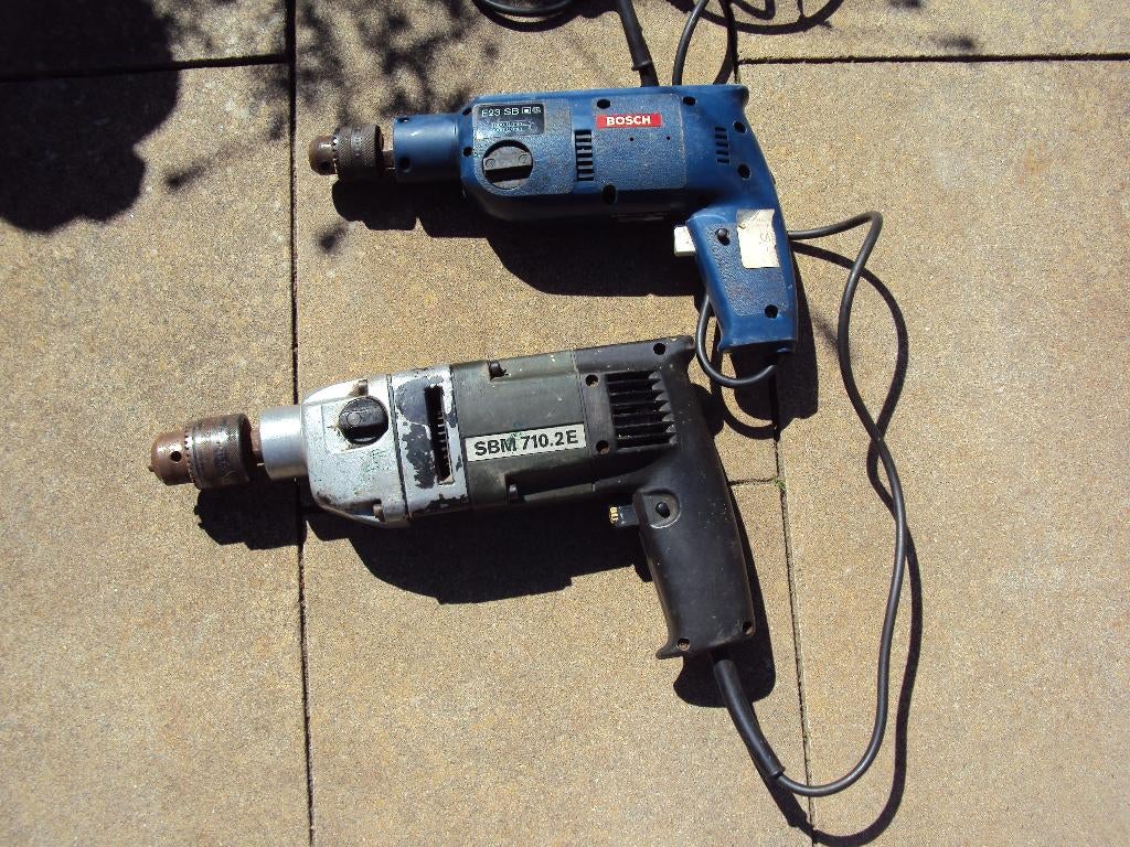 3 x boormachine.  SBM.  Skill. Bosch.  €25 voor allemaal., Doe-het-zelf en Verbouw, Gereedschap | Boormachines, Variabele snelheid