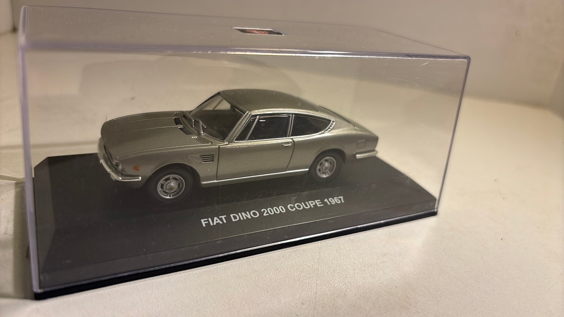 Fiat dino 2000 coupe 1967 EG 1.43, Overige merken, Auto, Ophalen of Verzenden, A