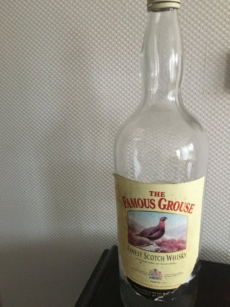 Lege grote The Famous Grouse whiskyfles met speciale dop, Ophalen of Verzenden, Gebruikt, Flesje(s), Overige merken
