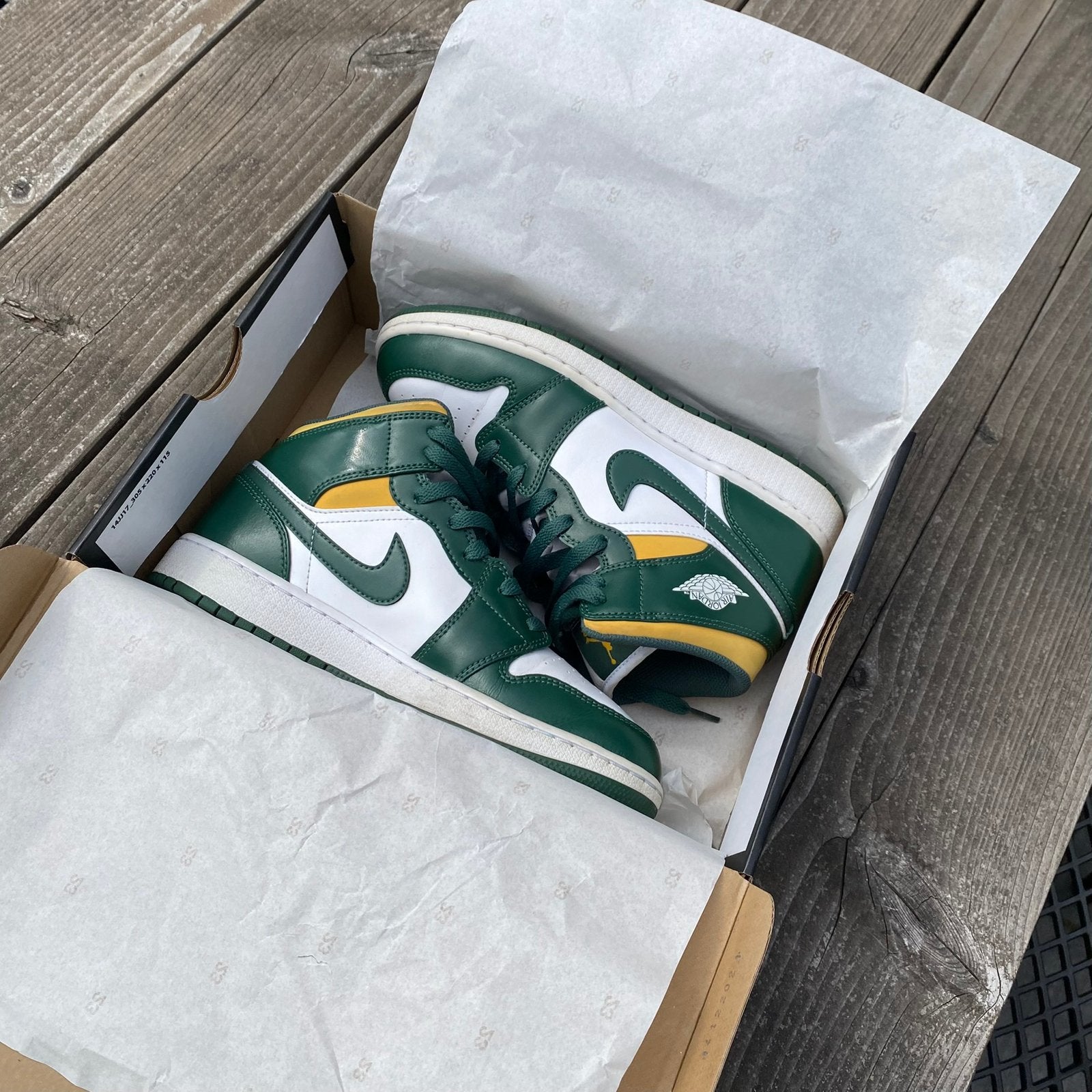 Air Jordan 1 Mid Sonics Sneakers | maat 39, Verzenden, Groen, Sneakers of Gympen, Zo goed als nieuw