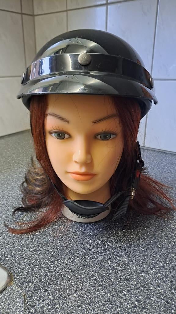 Zwarte vintage helm (maat XL), Fietsen en Brommers, Brommerhelmen, Gebruikt, Onbekend@voorbeeld.com, Onbekend, Extra large of groter