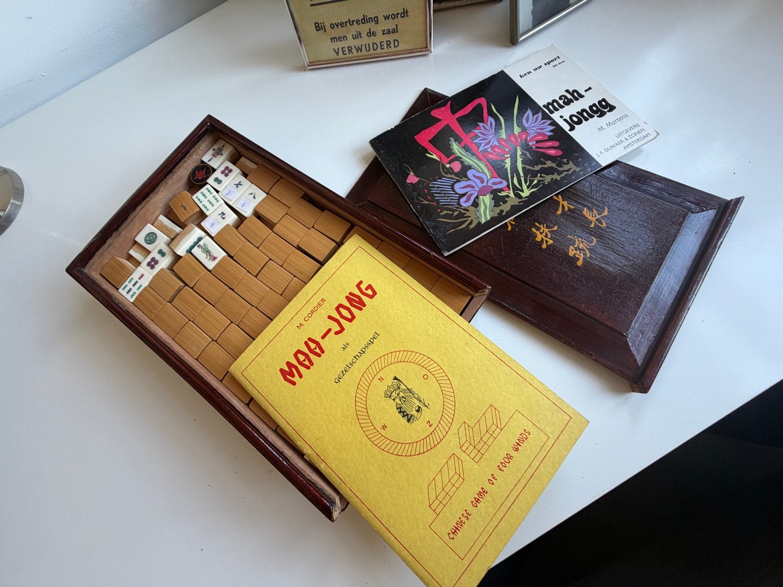 Vintage Mahjong been bamboe in houten kist - Compleet majong, Drie of vier spelers, Ophalen of Verzenden, Zo goed als nieuw