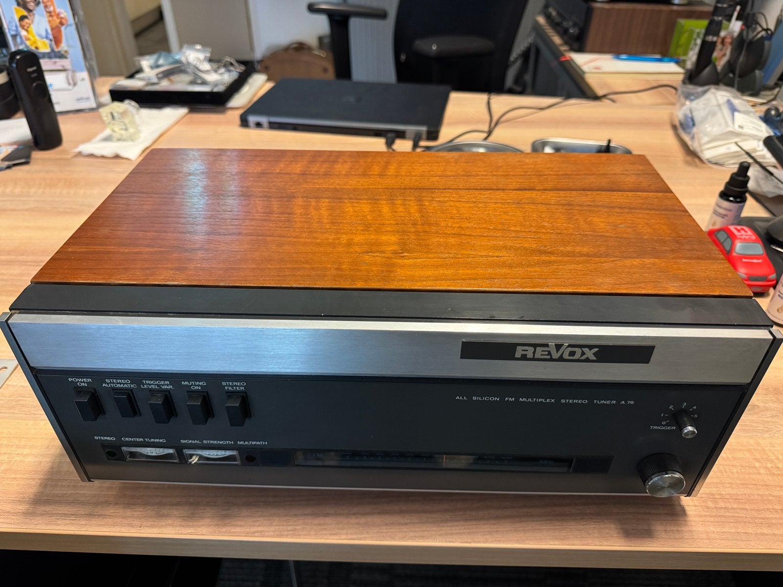 Beroemde klassieker :de REVOX A76 vintage Tuner AM/FM TOP, Ophalen of Verzenden, Zo goed als nieuw