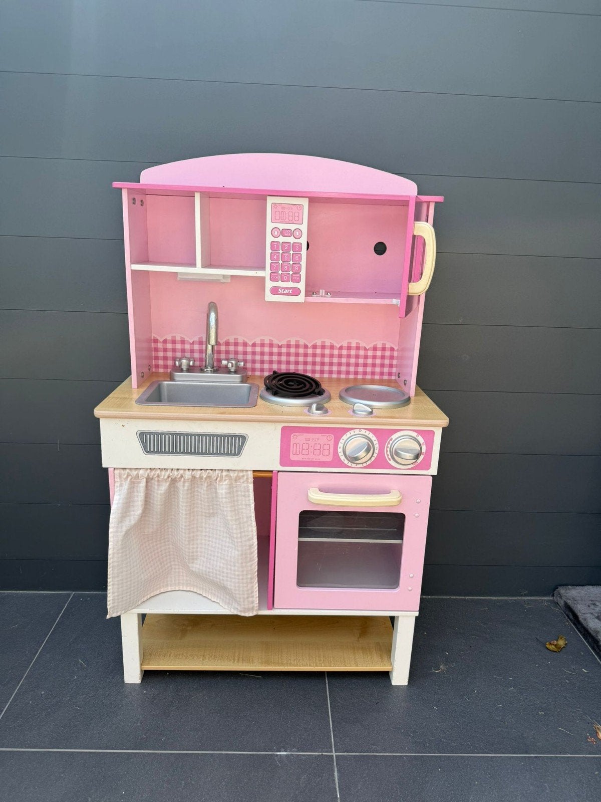 Roze houten speelkeuken met oven en magnetron, Kinderen en Baby's, Speelgoed | Speelkeukens, Ophalen, Gebruikt, Hout, Speelkeuken