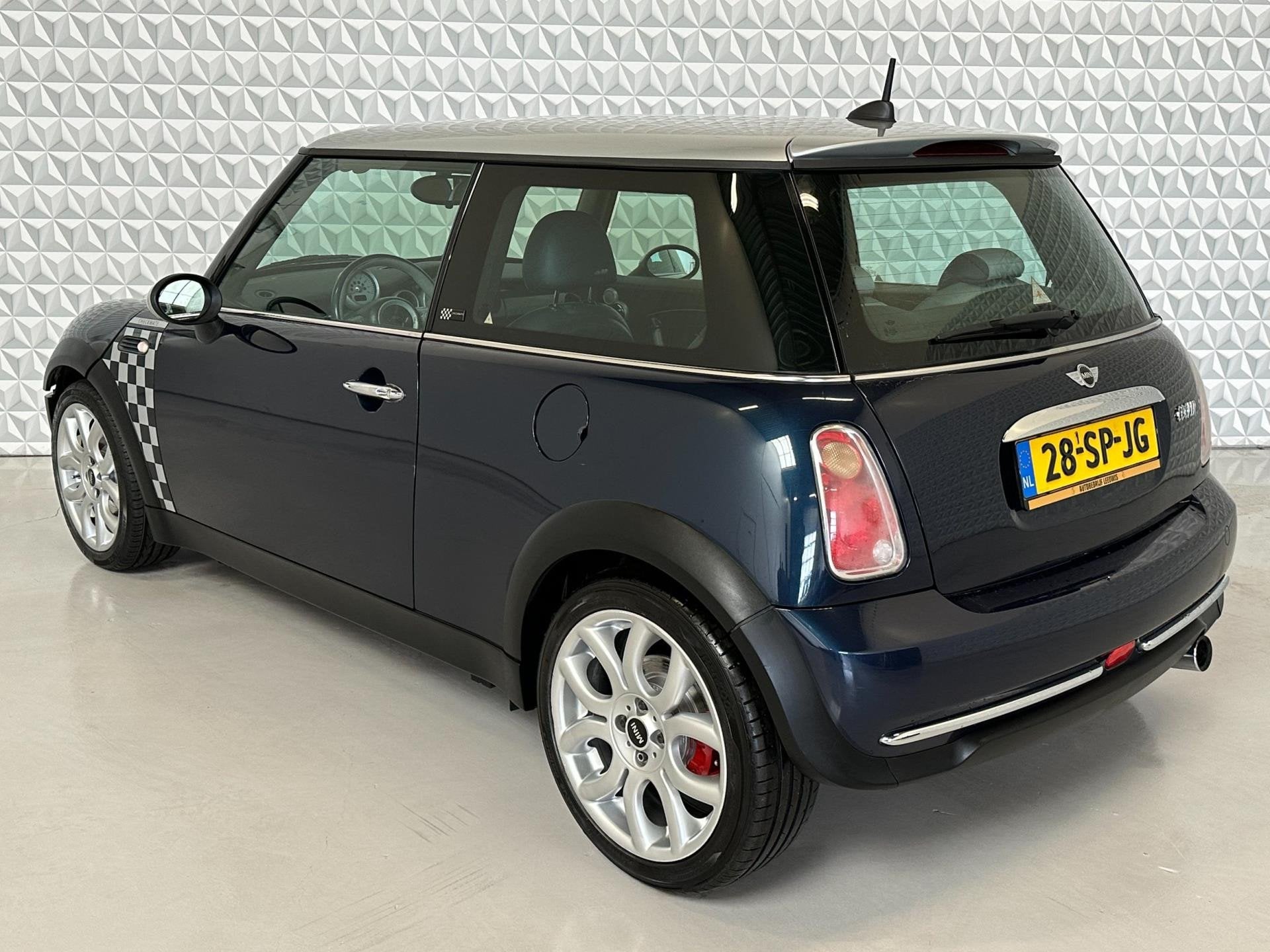 Mini Mini 1.6 Cooper Checkmate Airconditioning + half leder, Auto's, Voorwielaandrijving, Gebruikt, 4 cilinders, Bedrijf