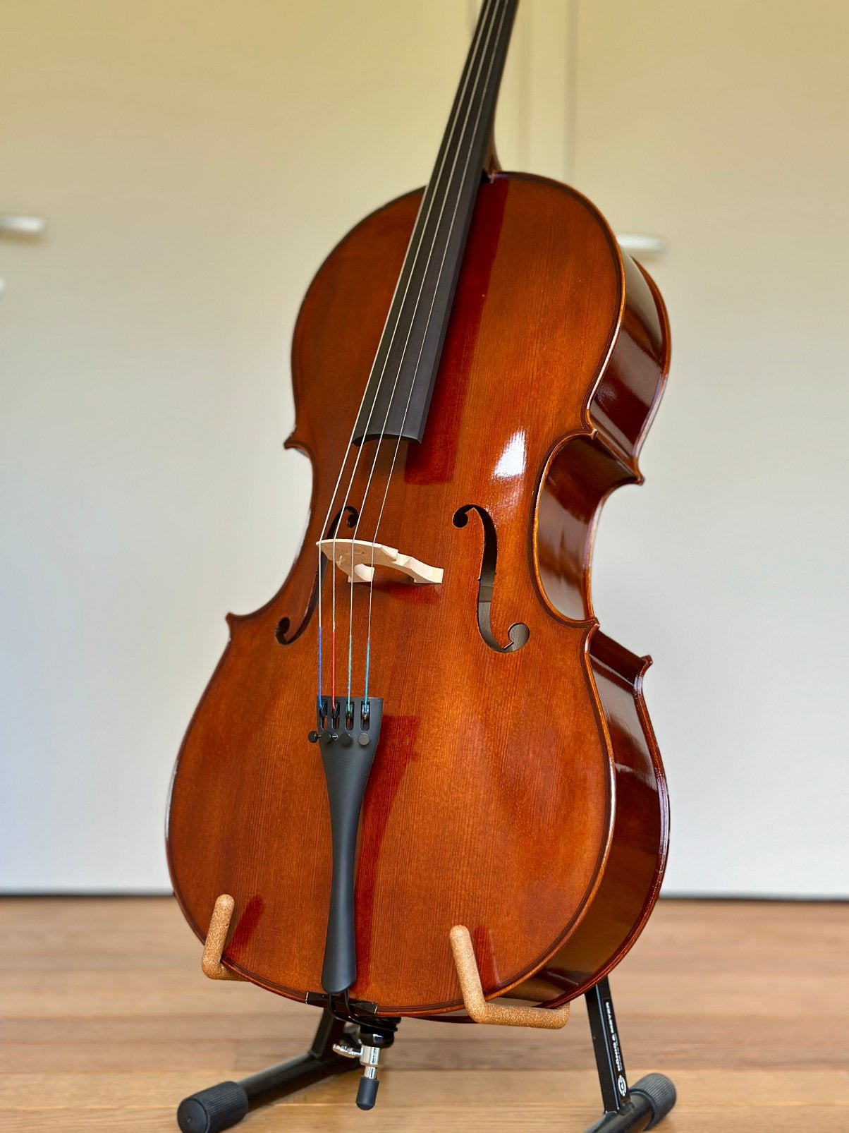 Mooie 4/4 cello - massief hout, Ophalen, Zo goed als nieuw, 4/4-cello, Met koffer