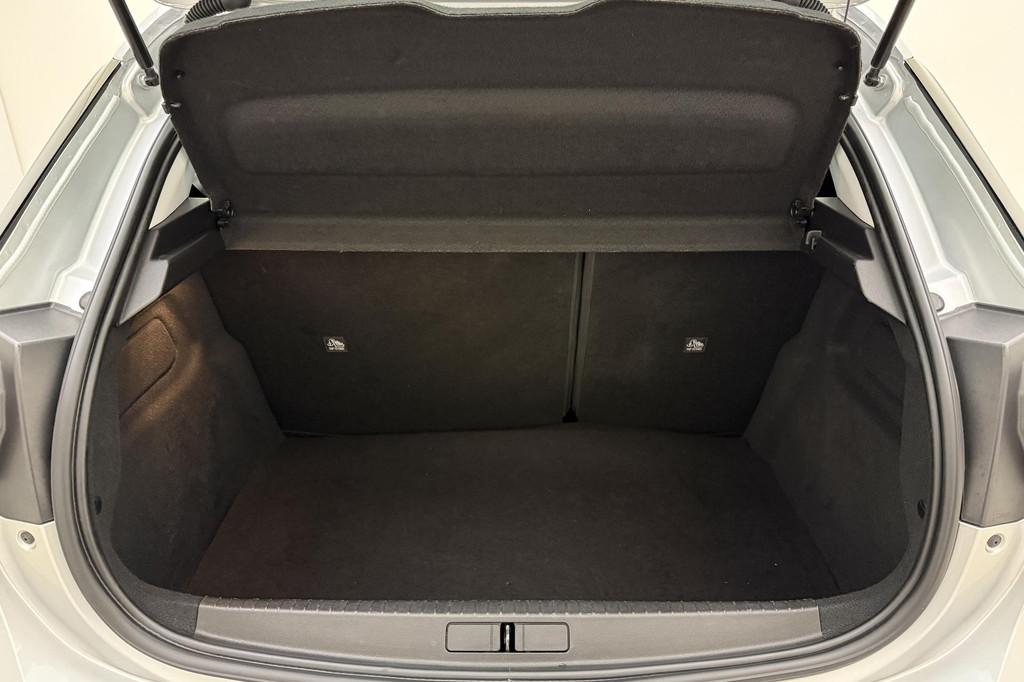Opel Corsa 1.2 Level 3 Elegance 100 Pk | Navigatie | Lichtme, Voorwielaandrijving, Stof, Handgeschakeld, 3 cilinders