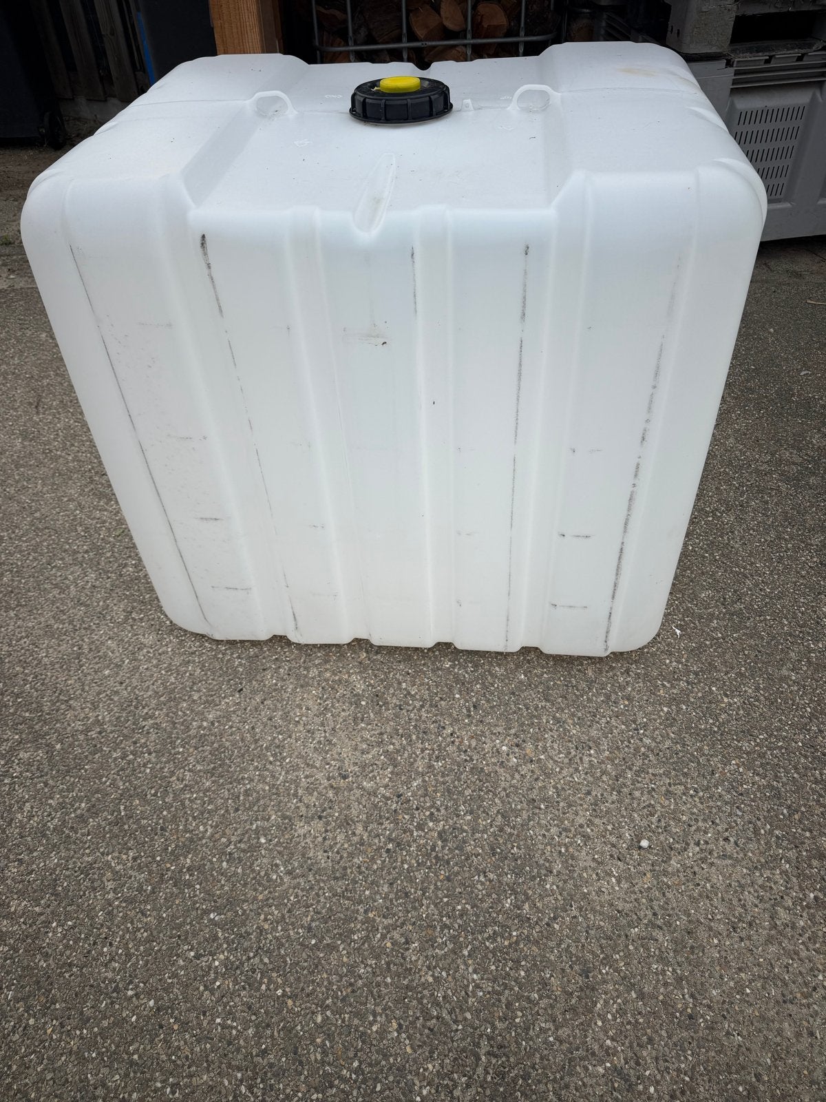 IBC 1000 liter vat - Kunststof watertank met kraantje, Kunststof, Gebruikt, Met kraantje, 150 liter of meer