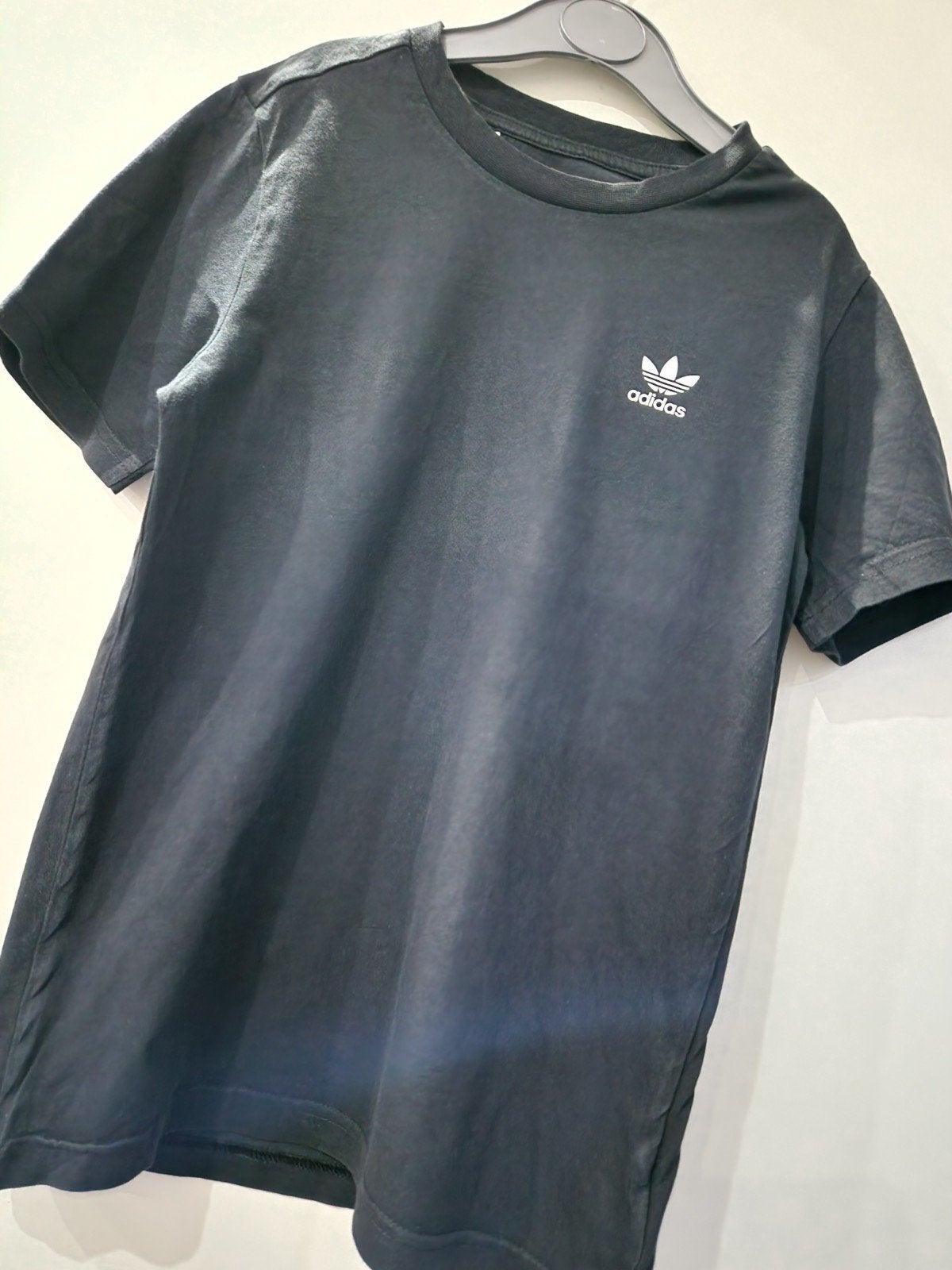 Adidas T-shirt Zwart Maat 140, Kinderen en Baby's, Kinderkleding | Maat 140, Adidas, Jongen of Meisje, Ophalen of Verzenden, Zo goed als nieuw