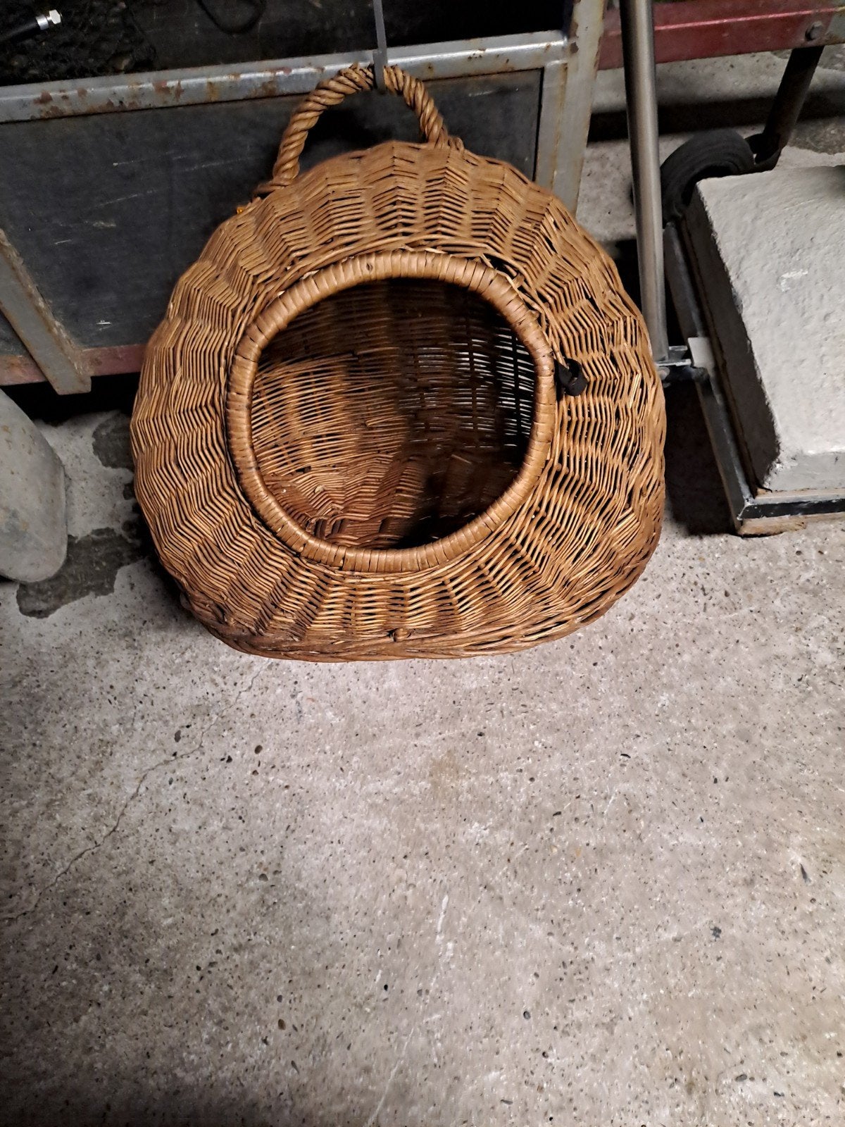 rieten kattenmand, Ophalen, Zo goed als nieuw, Riet