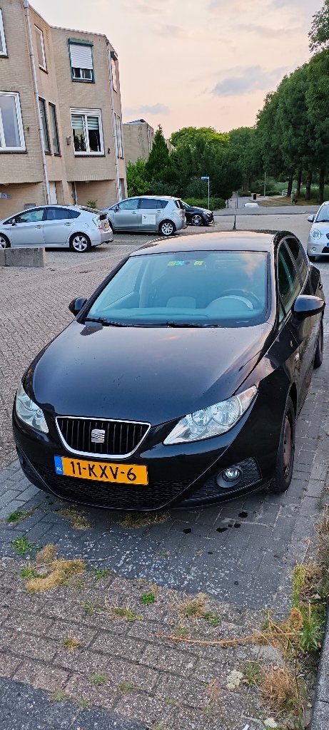 Seat Ibiza 1.4 5DRS 2010 2e SET BANDEN/WIELEN, Voorwielaandrijving, Stof, 40 €/maand, Zwart