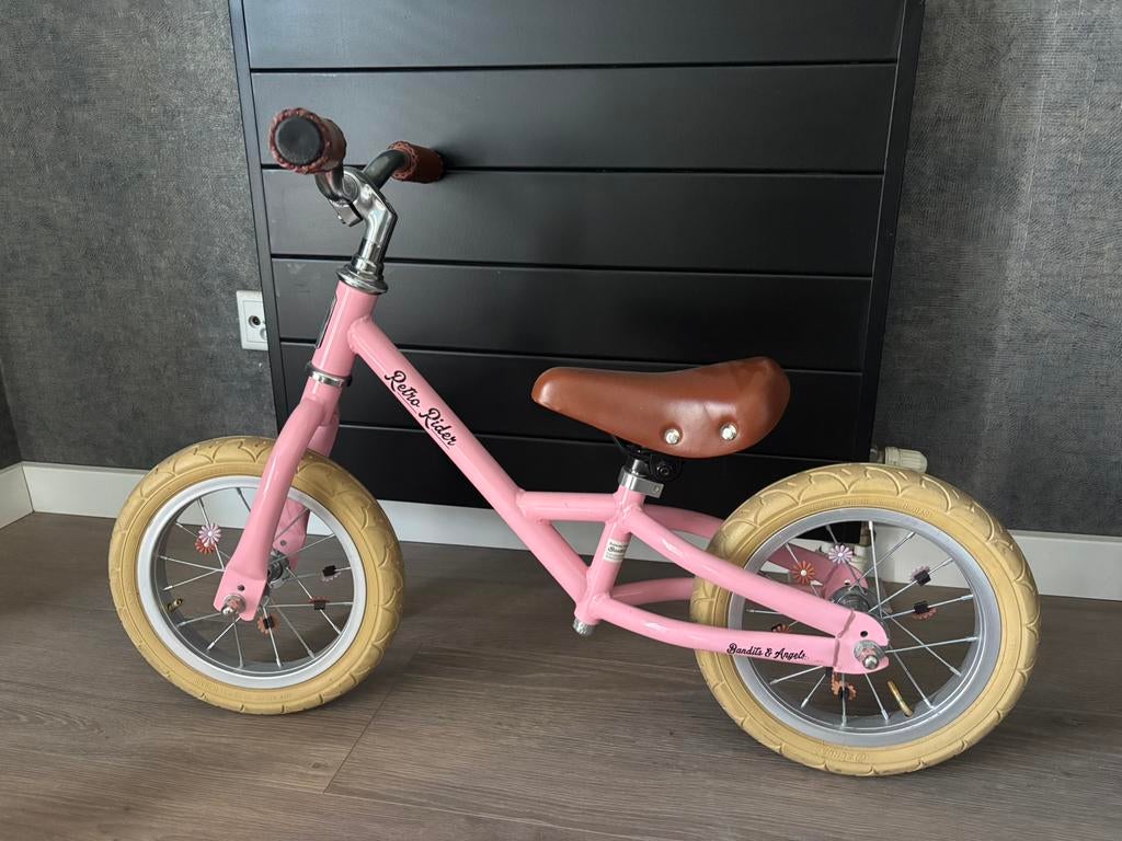 Roze loopfiets Bandits & Angels, Fietsen en Brommers, Ophalen, Zo goed als nieuw, Minder dan 16 inch