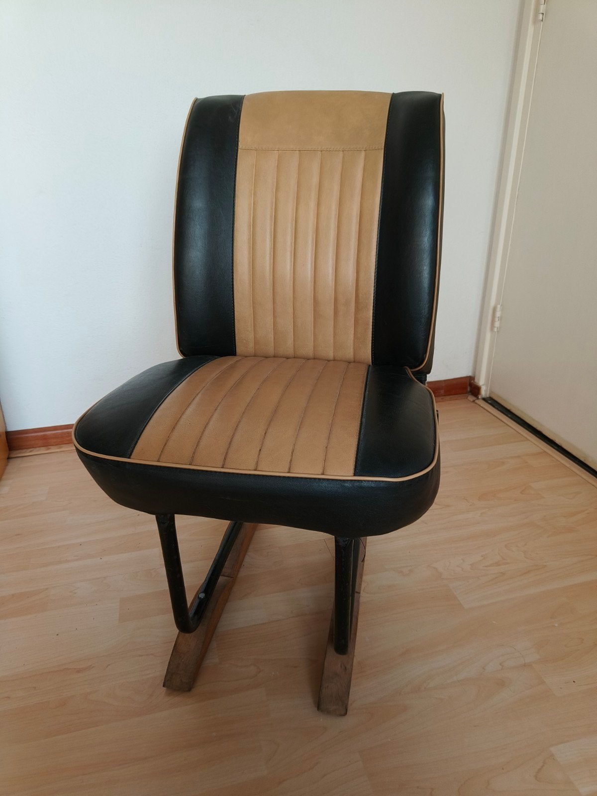 Vintage leren autostoel fauteuil, Ophalen, Gebruikt, Zwart, Hout