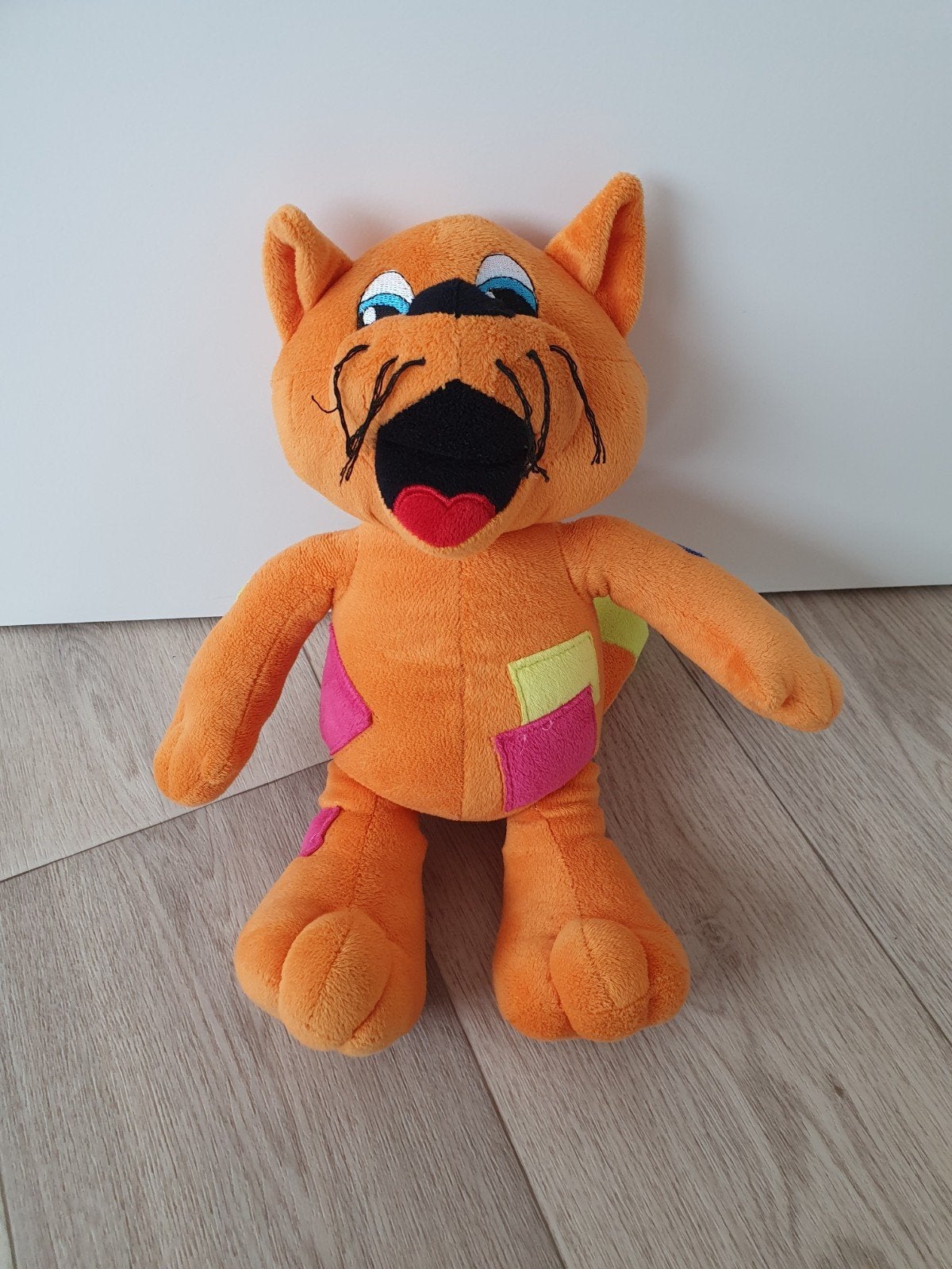 Ballorig knuffel kat chat oranje met gekleurde patches, Ophalen of Verzenden, Zo goed als nieuw, Oranje, Kat