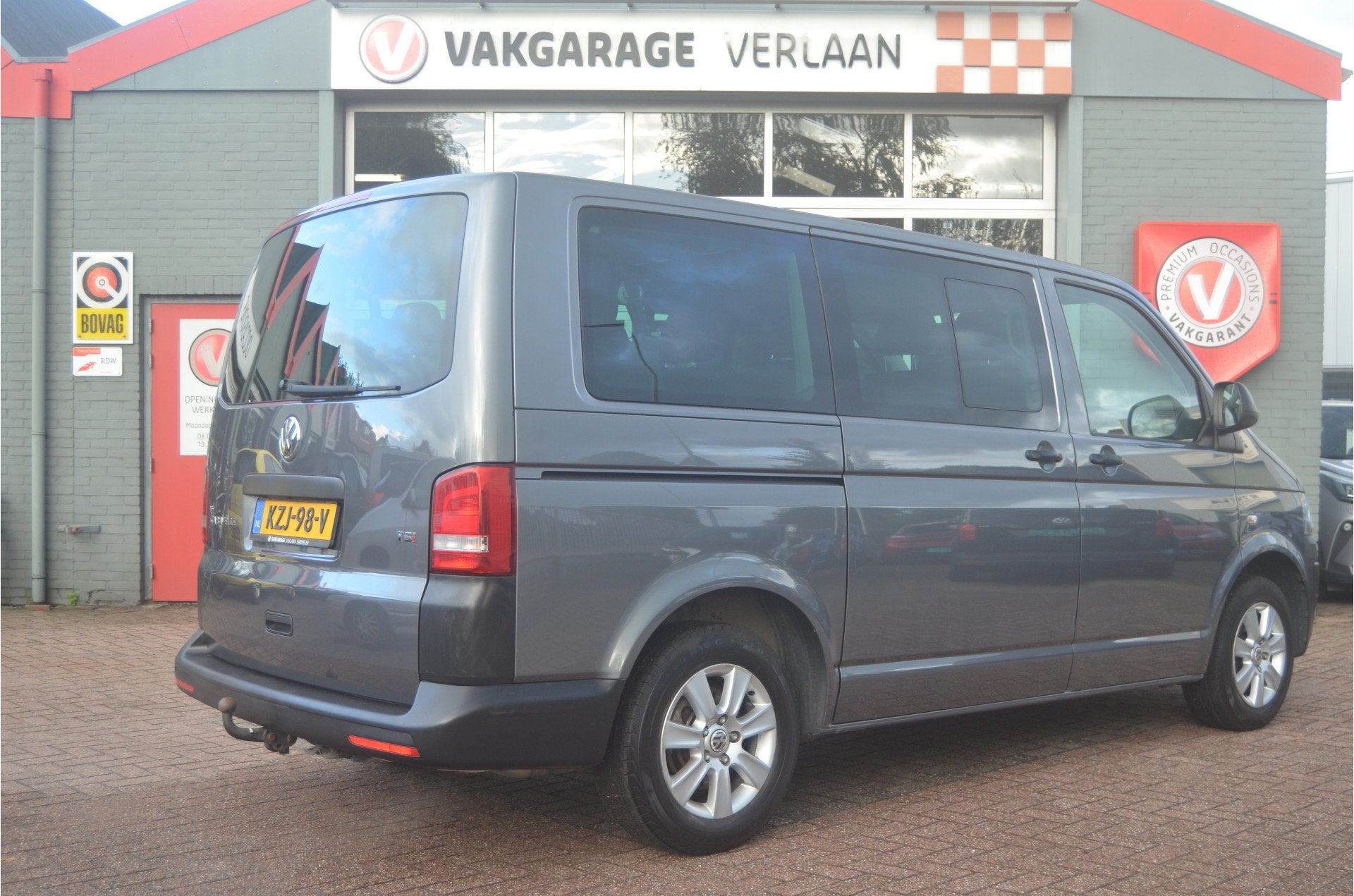 Volkswagen Caravelle benzine 9 persoons. 12 mnd. gar., Euro 5, Gebruikt, Overige modellen, 2500 kg