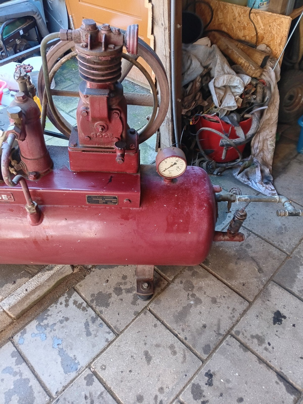 Goed werkende compressor, Gebruikt, Ophalen of Verzenden, 200 tot 400 liter/min, Mobiel