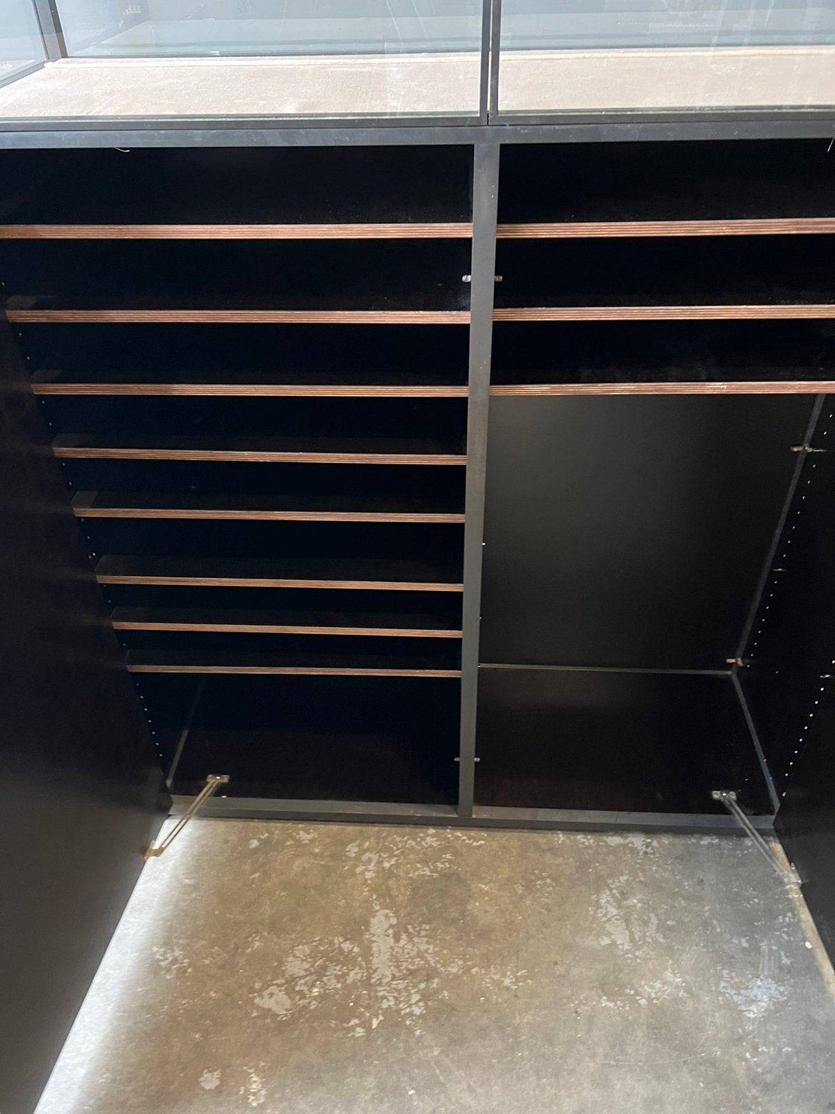 Zeer nette vitrinekast, Huis en Inrichting, Kasten | Vitrinekasten, Ophalen, O, O, O