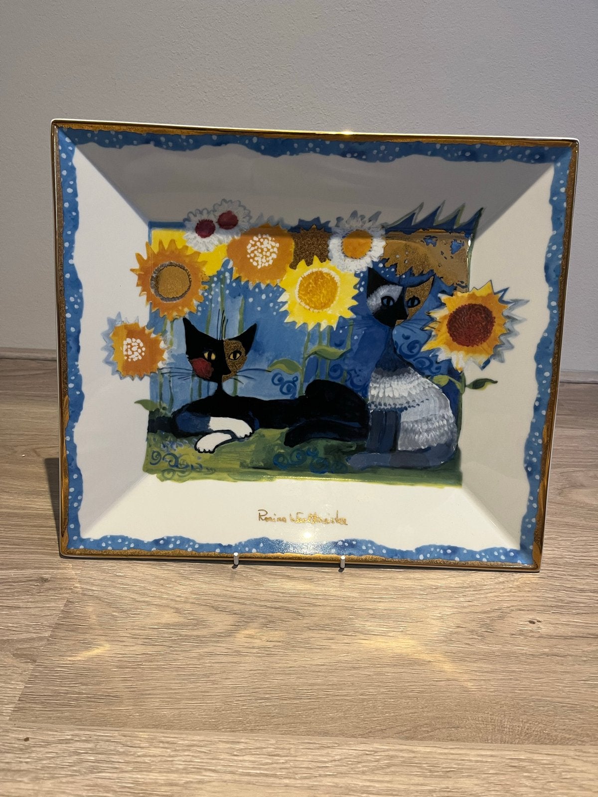 Decoratieve schaal met katten en zonnebloemen, Antiek en Kunst, Ophalen