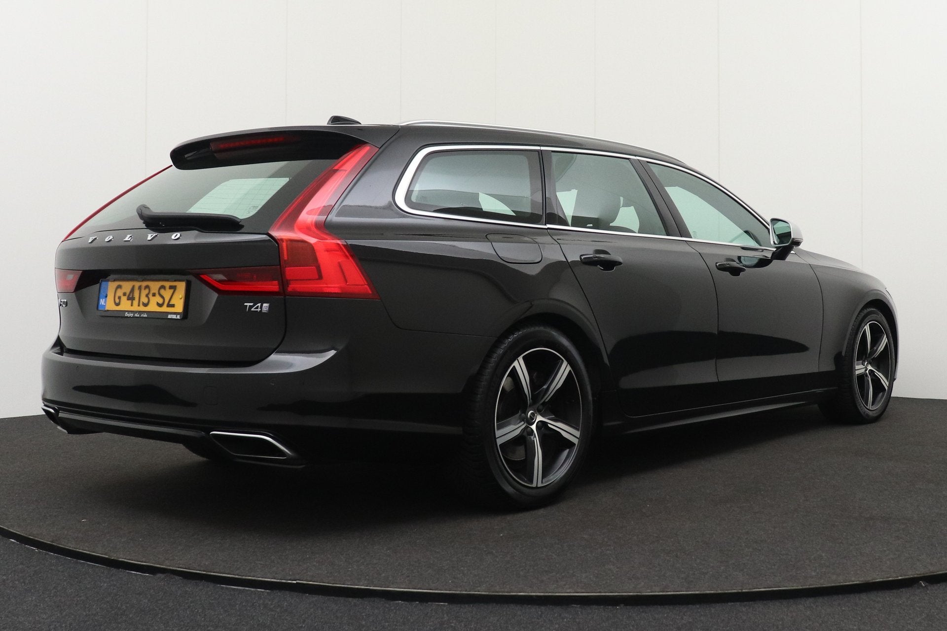 Volvo V90 2.0 191 PK T4 R-Design Leder-Sportzetels Camera Do, Dealer onderhouden, 15 km/l, 1969 cc, 93 €/maand