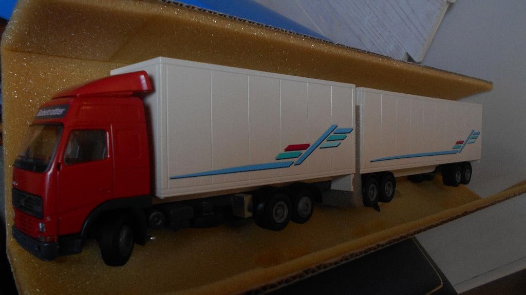 Volvo FH16 Globetrotter LZV origineel Conrad in doos, Hobby en Vrije tijd, Modelauto's | 1:50, Ophalen of Verzenden, Nieuw, Bus of Vrachtwagen