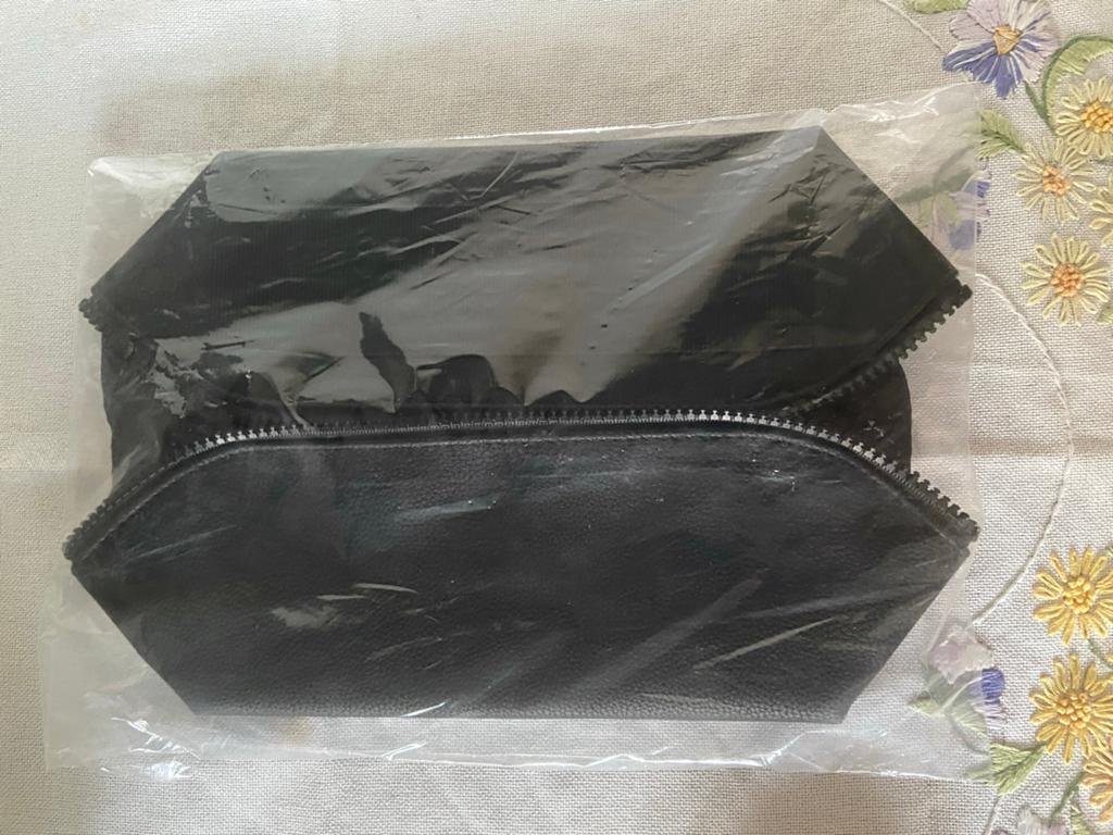 Toilettas - Viktor & Rolf Spicebomb Toiletry Pouch tas Nieuw, Ophalen of Verzenden, Nieuw, Heer of Dame