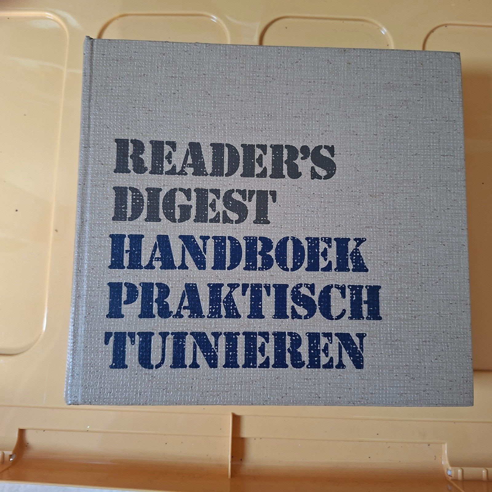 Reader's Digest Handboek Praktisch Tuinieren, Ophalen of Verzenden, Zo goed als nieuw