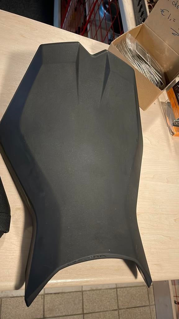 KTM 1290 superduke zadel + zit, Ophalen, Voor, Bumper