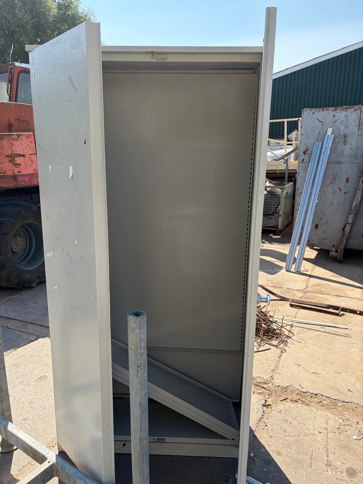 Grote metalen kast met twee deuren (zonder sleutel), Ophalen, Gebruikt, 200 cm of meer, 50 tot 100 cm