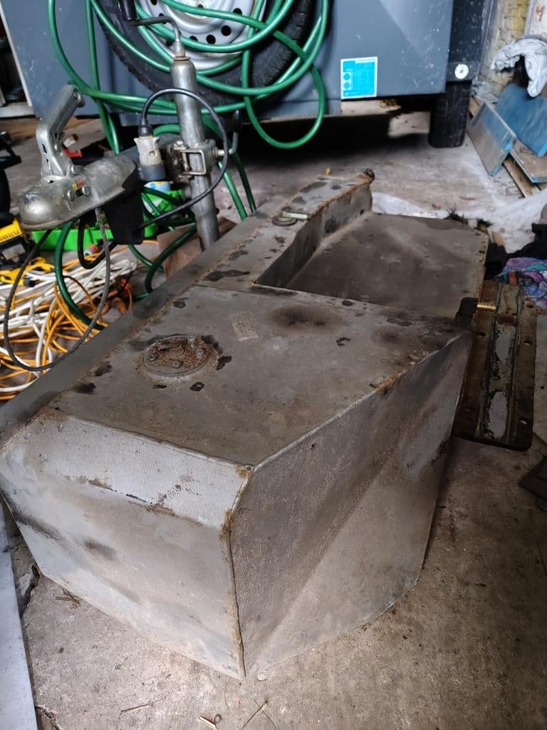 Toyota fj cruiser extra 2e benzinetank, Ophalen