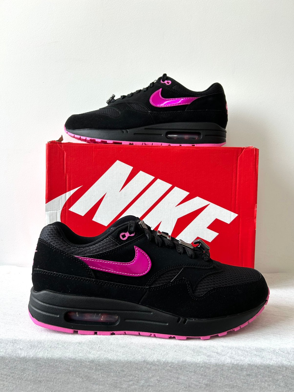Nike Air Max 1 PRM Valentine's Day Black (EU 44), Zwart, Nike, Nieuw, Ophalen of Verzenden