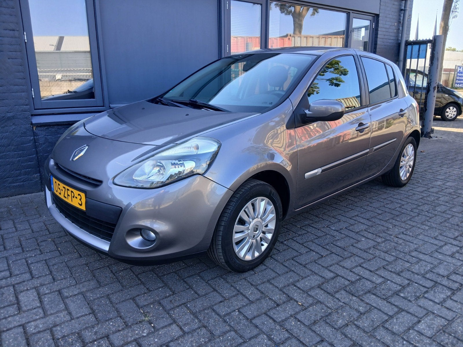Renault Clio 1.2 16V 5 Drs Airco Cruisecontrol Privacy glas, Voorwielaandrijving, 74 pk, 4 cilinders, 49 €/maand