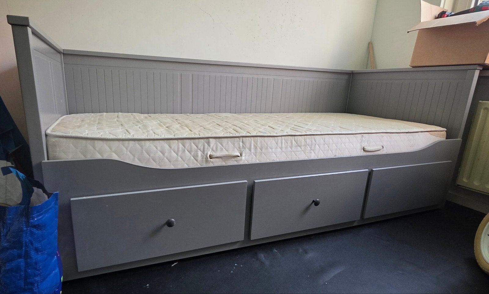 Grijs bedbank met opberglades, Ophalen, Gebruikt, 90 cm, Eenpersoons