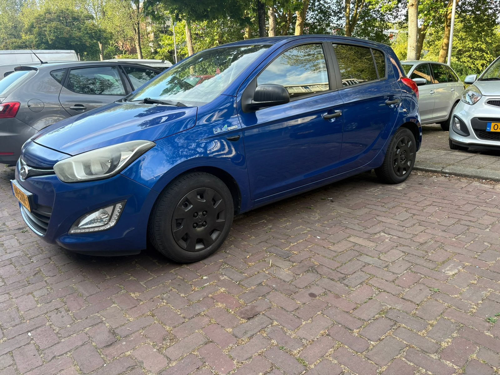 Hyundai i20 blue drive, Tuin en Terras, Houtskoolbarbecues, Ophalen of Verzenden, Gebruikt