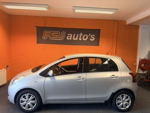Toyota Yaris 1.3 VVTi 5-Deurs / Sol MMT / Automaat / Airco, Stof, Gebruikt, 4 cilinders, Origineel Nederlands