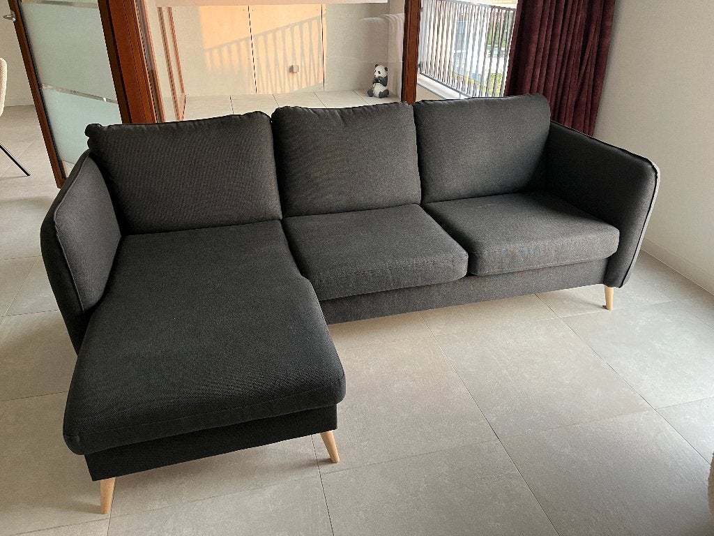 Moet weg: Mooie bank donkergrijs, Ophalen, Hout, Driepersoons, 75 tot 100 cm
