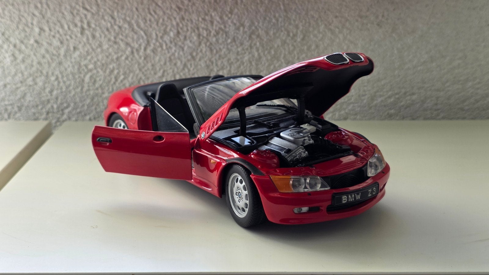 Foto 5 van UT Models BMW Z3 Opknapper