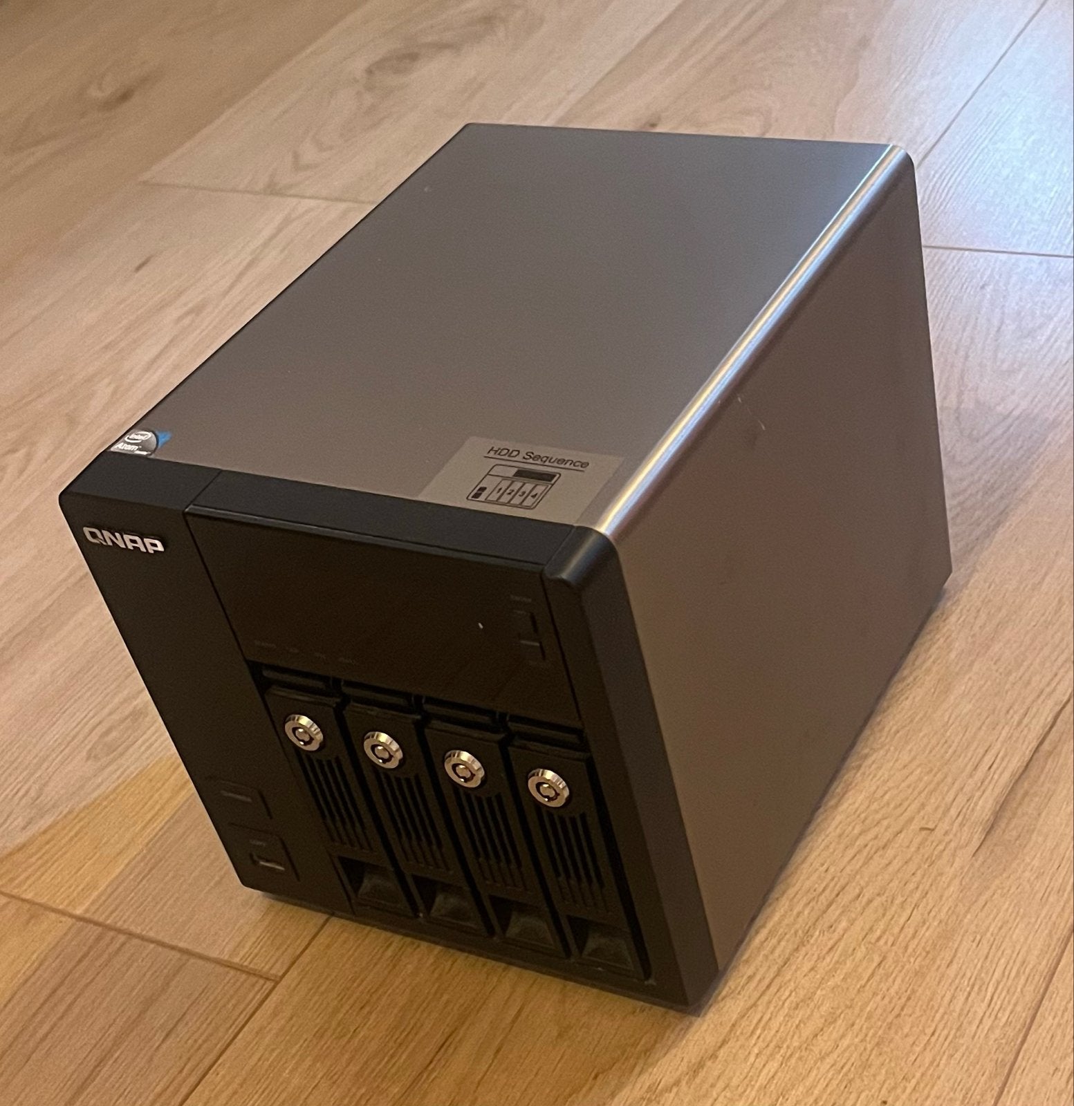 QNAP NAS met Intel Atom processor - Ideaal voor thuisnetwerk, Ophalen of Verzenden, Gebruikt