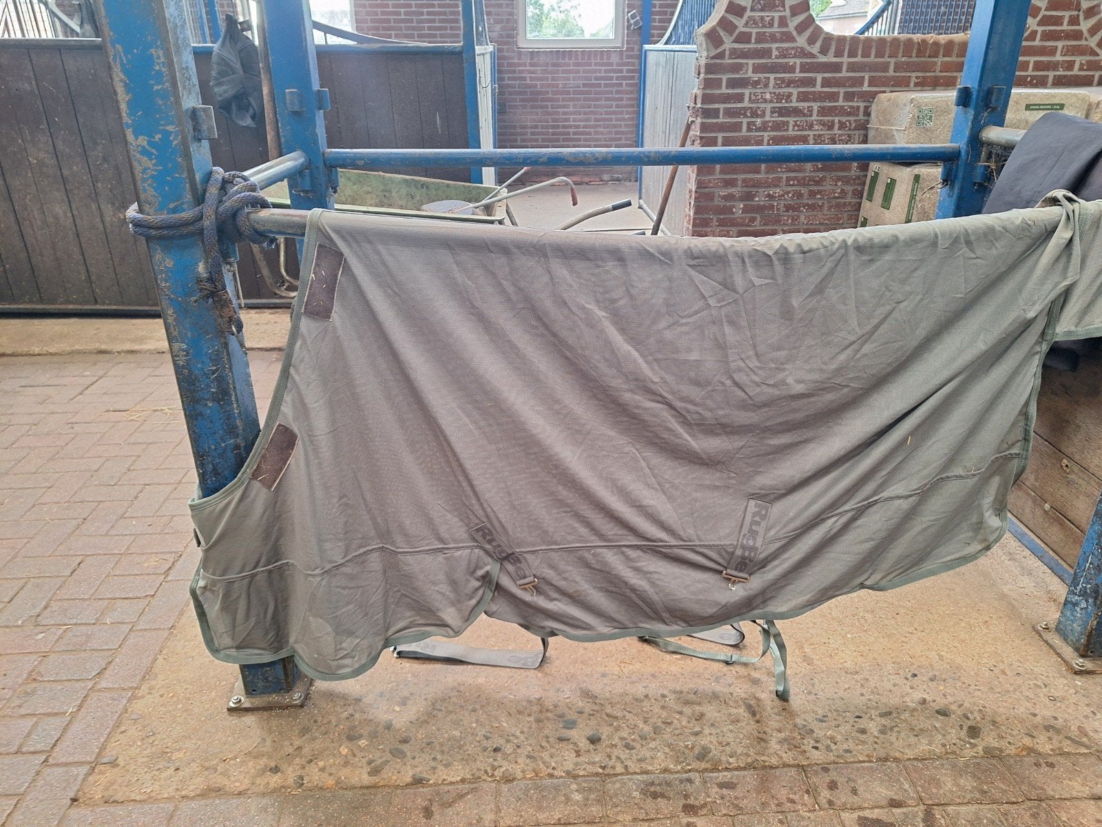 2x  maat 195 dekens, Dieren en Toebehoren, Full (L), Ophalen of Verzenden, Zo goed als nieuw, Vliegendeken